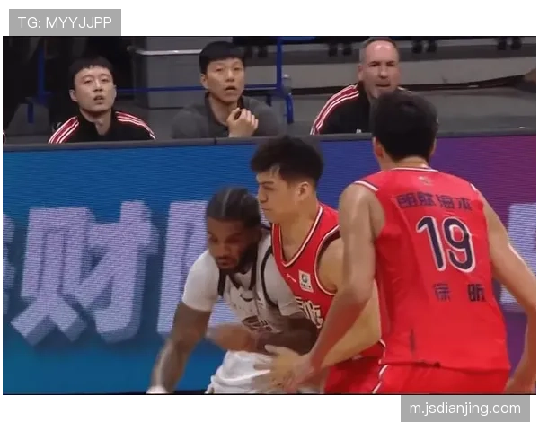 威金顿28分5助成广州取胜关键，外援核心承担进攻重任